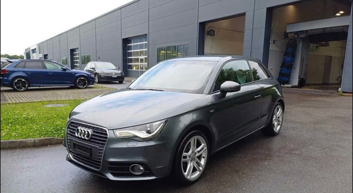 Audi A1 S line gris vendido por Autothman